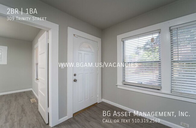 Foto del edificio - Remodeled West Vallejo Home with Water Views