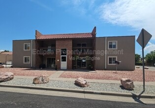 Building Photo - 522 Bell Ct