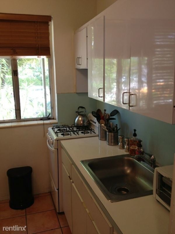 Building Photo - 1032 16th St