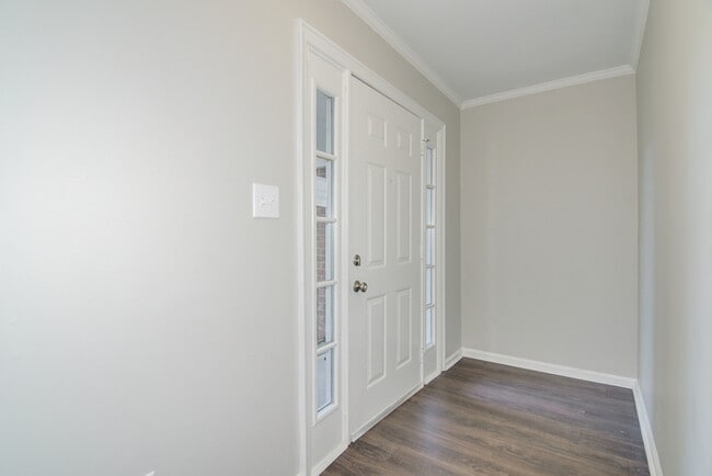 Building Photo - 357 Forest Ct