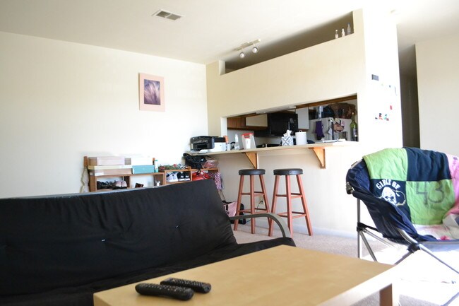 Building Photo - 1207 University Ter