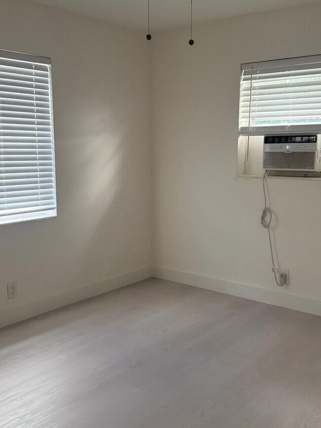 Foto del edificio - 901 S N St