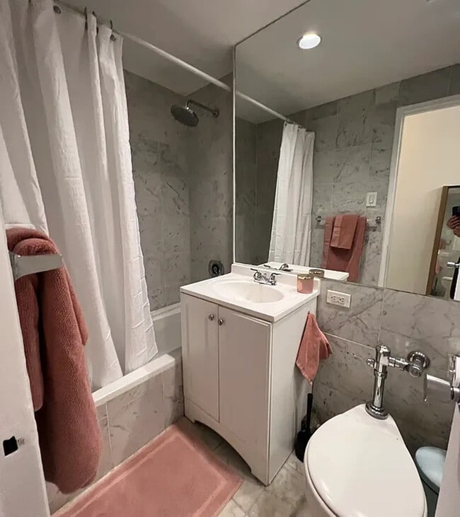 Foto del edificio - 210 E 47th St