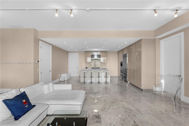 Foto del edificio - 9705 Collins Ave