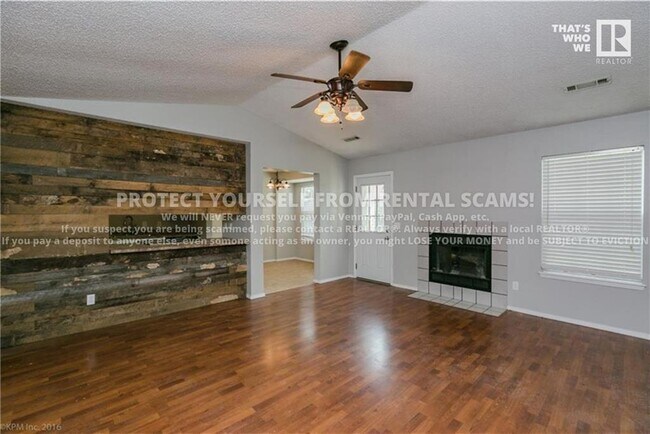 Building Photo - 3161 W Oakfield St