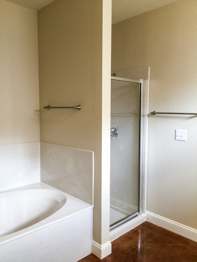 Foto del edificio - Savannah Court Luxury Townhomes