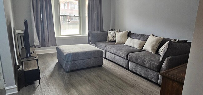Foto del edificio - 7712 S Carpenter St