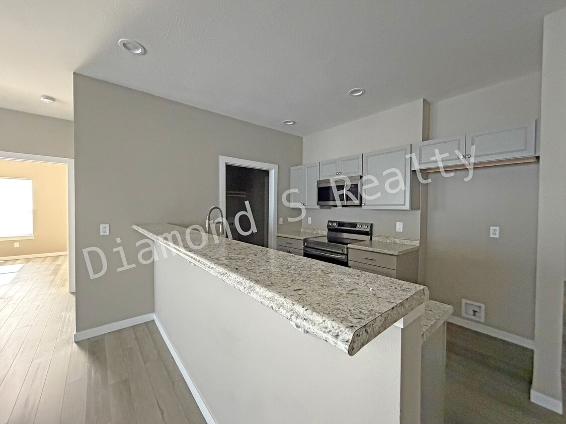 Foto del edificio - Georgeous 4 Bedroom Home - Ozark Schools!