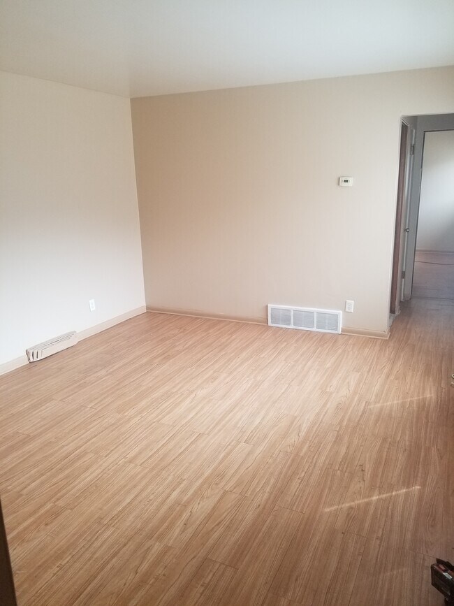 Living room - 7243 Southeastern Ave