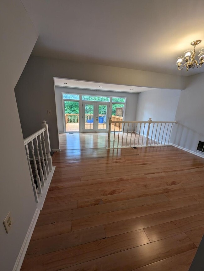Building Photo - Stephens Knolls Townhouse