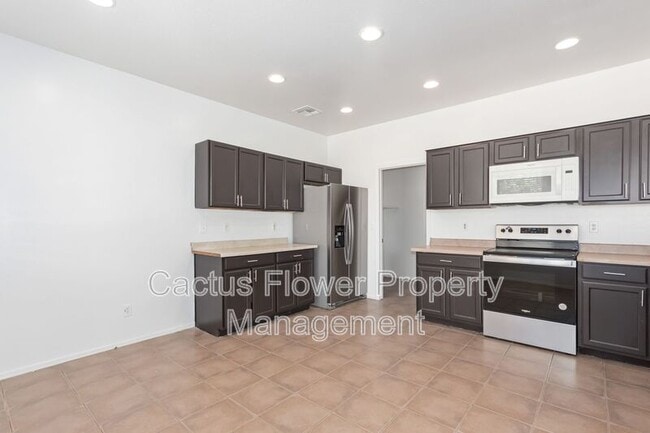 Building Photo - 7322 W St Charles Ave