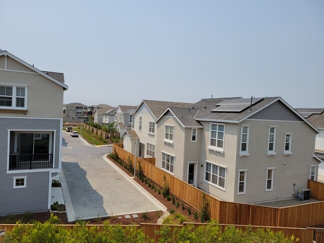 Building Photo - 8649 Seawind Way
