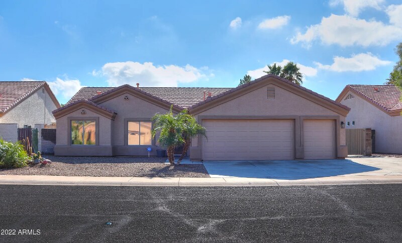 Foto principal - 859 W St Andrews Dr