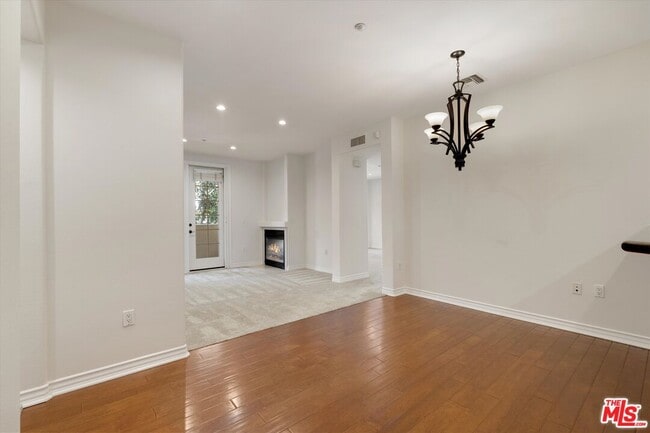Building Photo - 7101 Playa Vista Dr