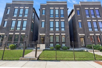 Building Photo - 4904 S St Lawrence Ave