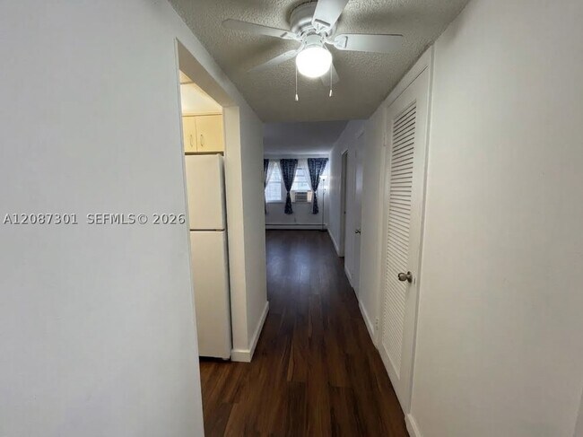 Foto del edificio - 220 SW 9th St