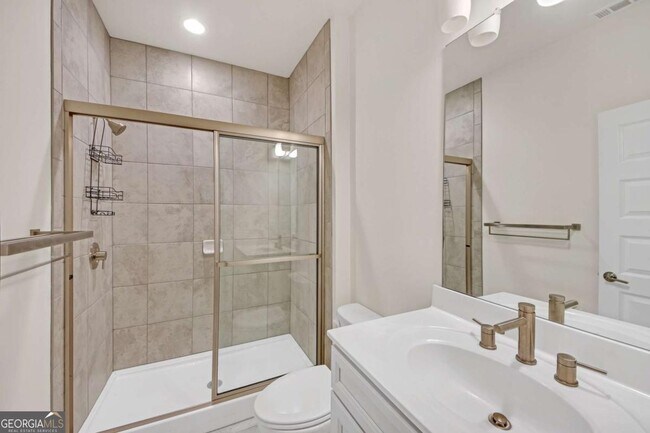 Building Photo - 860 Stonehill Ln