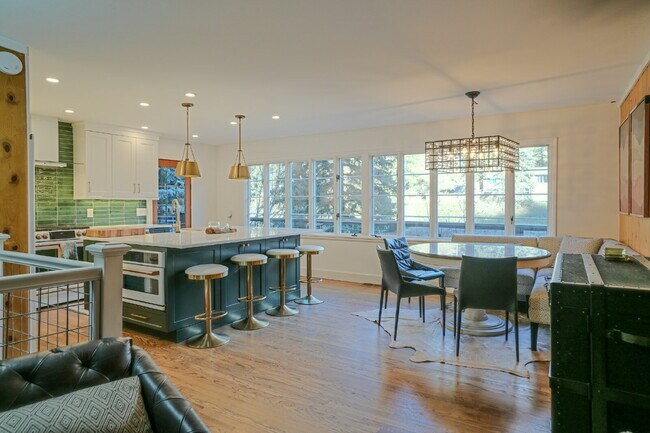 Foto del edificio - Cozy FURNISHED or  Unfurnished  2-Bed, 2-B...