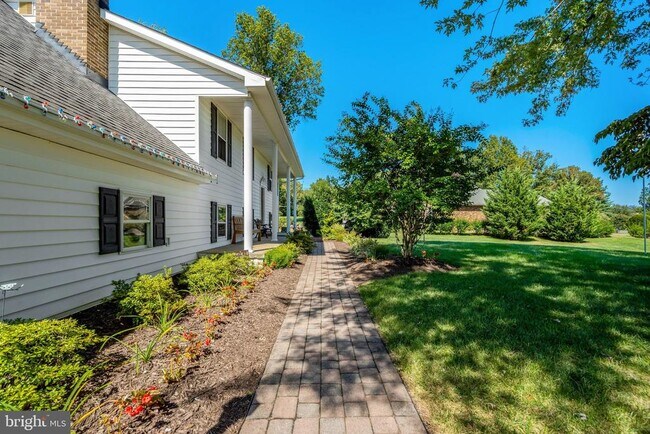 Foto del edificio - 4570 Lawnvale Dr