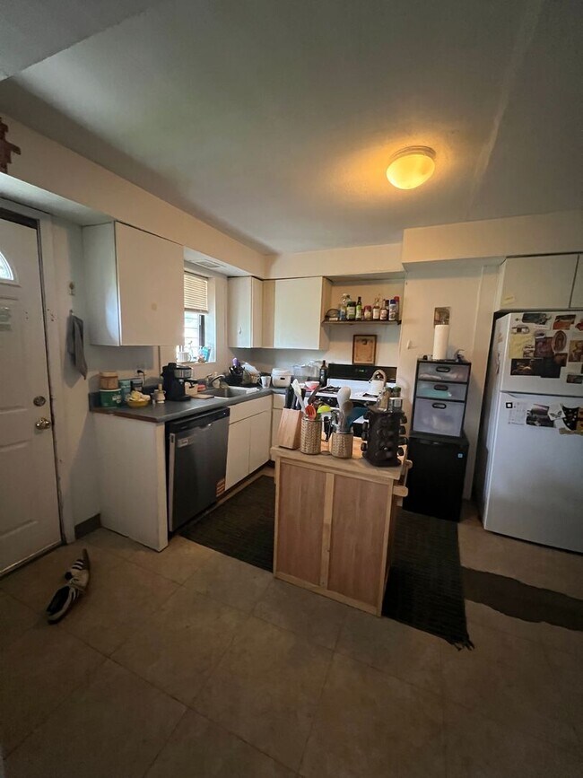 Foto del edificio - 353 Melwood Ave
