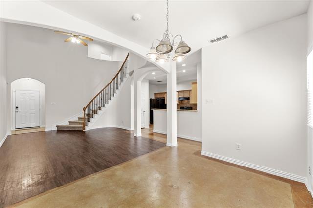Building Photo - 203 Royal Glen Ct