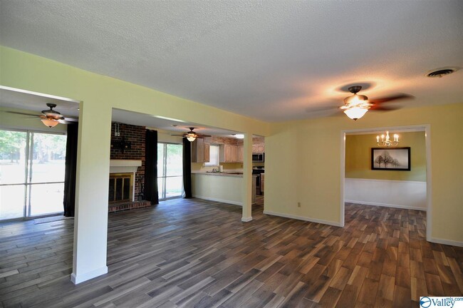 Foto del edificio - 733 Lily Flagg Rd SE