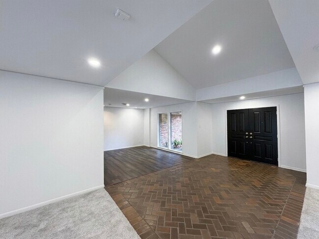 Foto del edificio - 365 Piney Point Rd