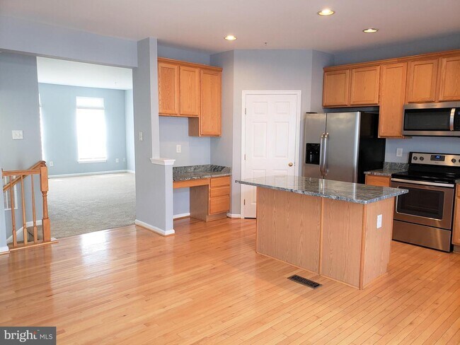 Building Photo - 5040 Strawbridge Terrace