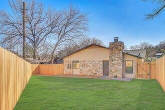 Building Photo - 1402 Valleyridge Cir