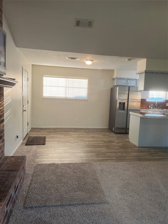 Building Photo - 622 Coolidge St