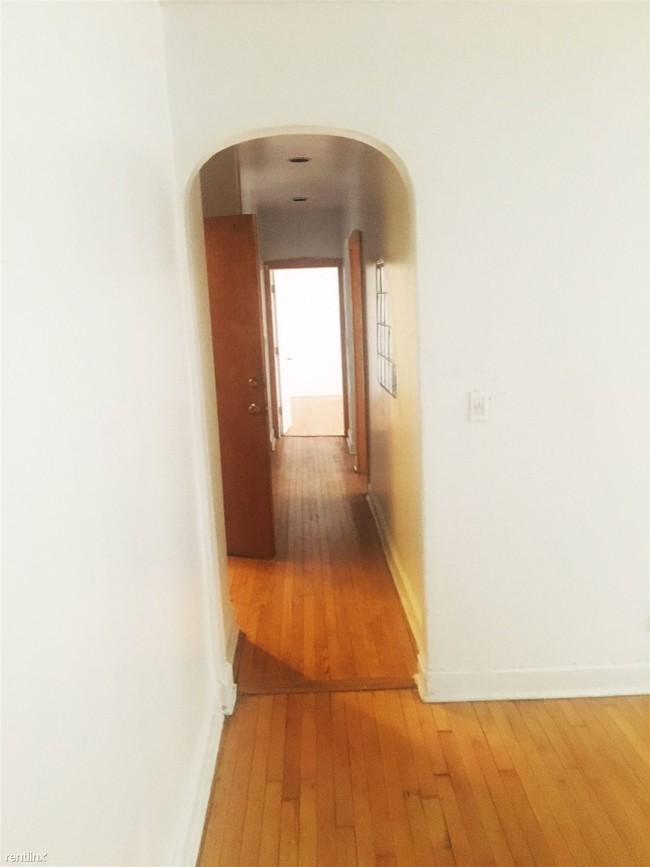 Foto del edificio - 1418 E Hyde Park Blvd