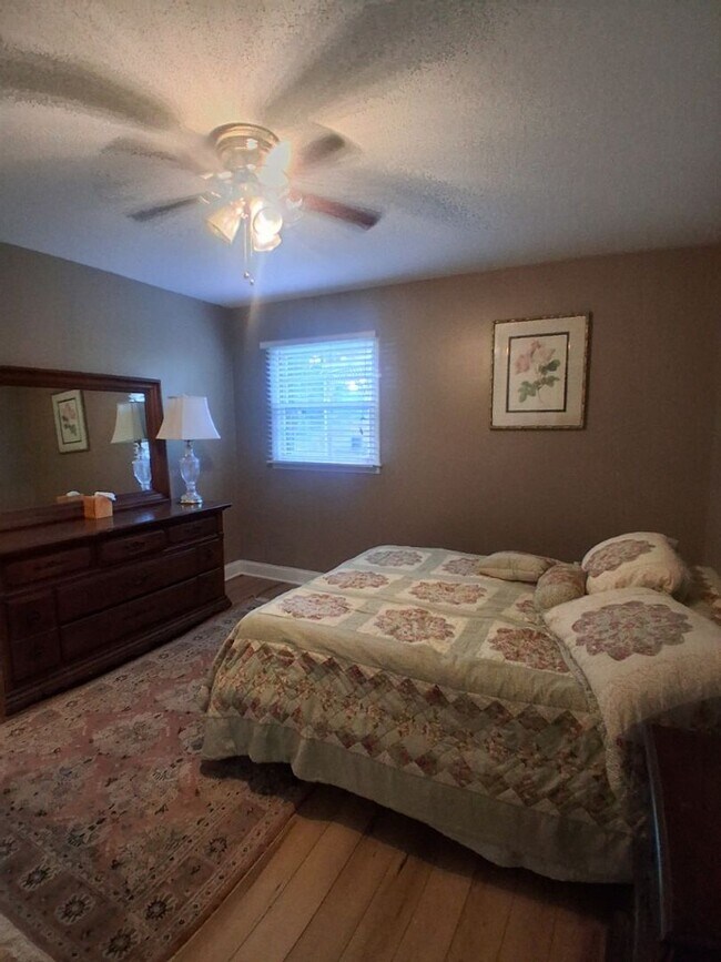 Foto del edificio - 289 Speedwell Acres Rd