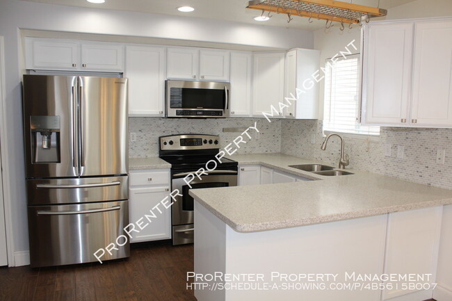 Foto del edificio - Spacious 4 Bed, 3.5 Bath Clinton Home