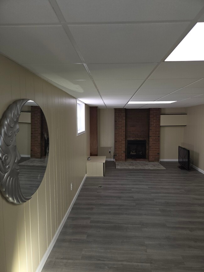 600 sf basement - 42 Davenport Rd