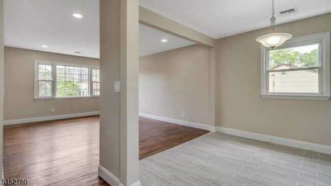 Foto del edificio - 327 Brookfield Pl