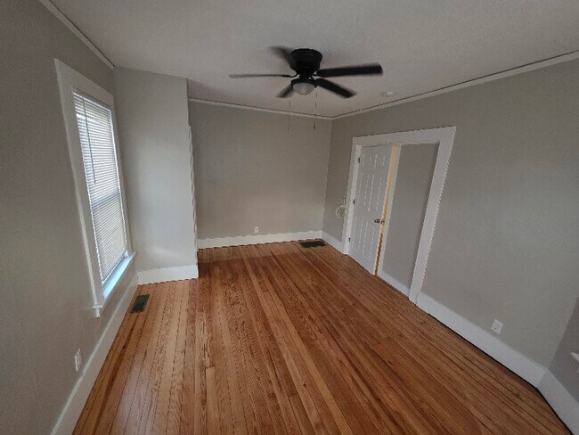 Foto del edificio - 169 Coram Ave