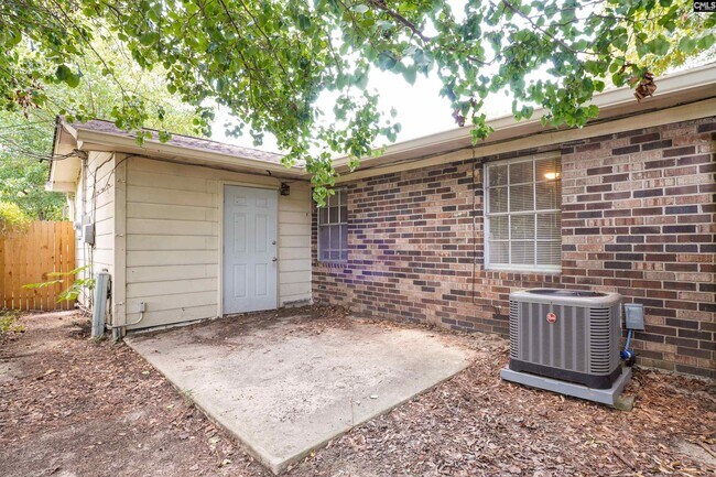 Foto del edificio - 2116 Greenoaks Rd