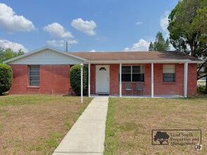 Building Photo - 2126 Smithfield Pl