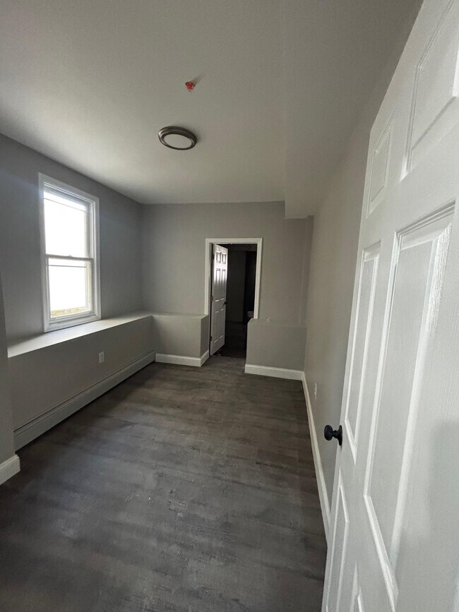 Foto del edificio - 6119 Tyler Pl
