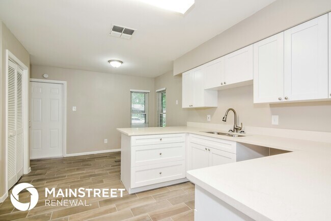 Foto del edificio - 17606 Shadyside Cir