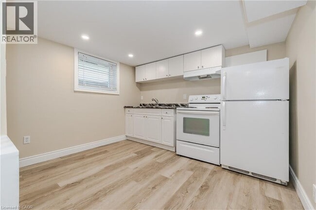 Building Photo - 15 Edinburgh Rd