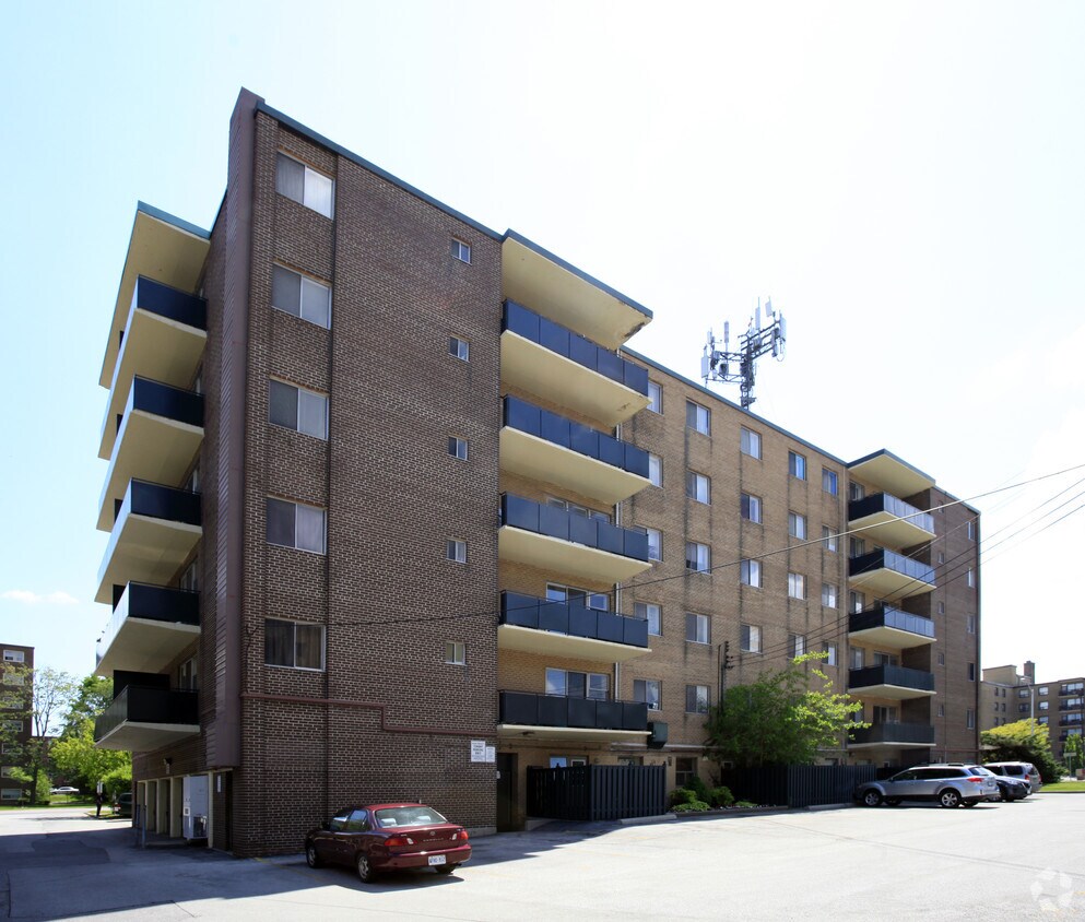 Photo du bâtiment - Parkway Court