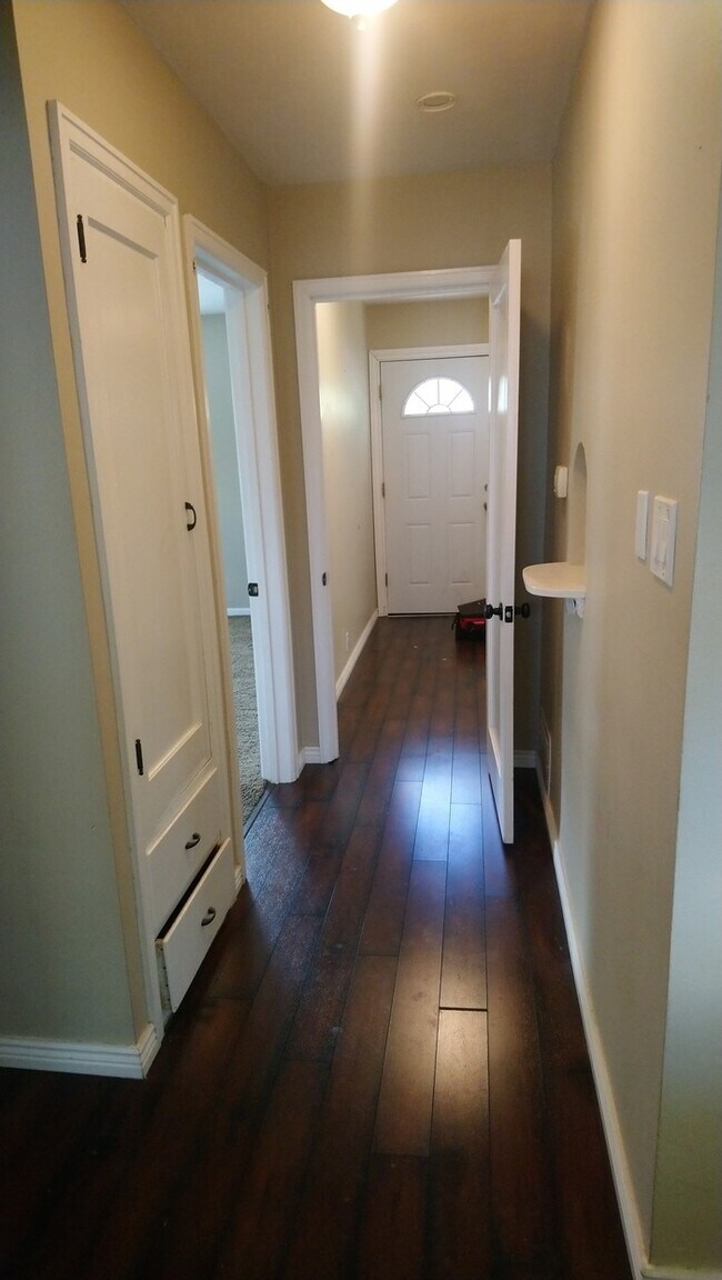 Building Photo - 145 E 1200 S