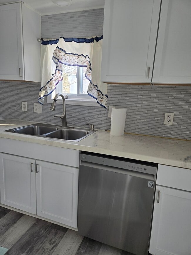 Foto del edificio - Renovated 2 Bedroom  Ranch for Rent in Aurora