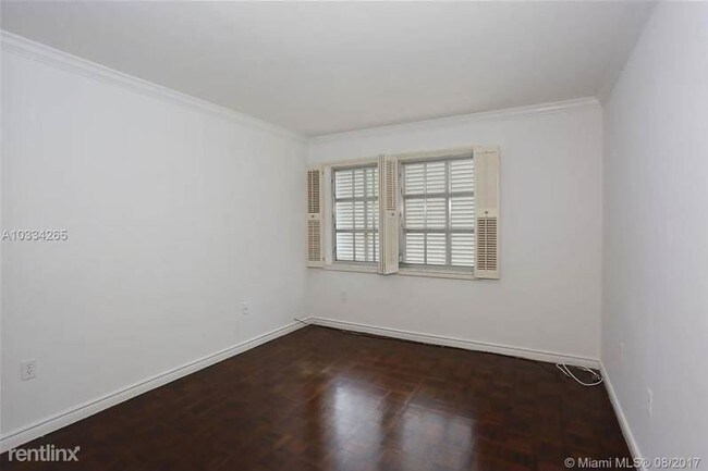 Foto del edificio - 1150 Madruga Ave