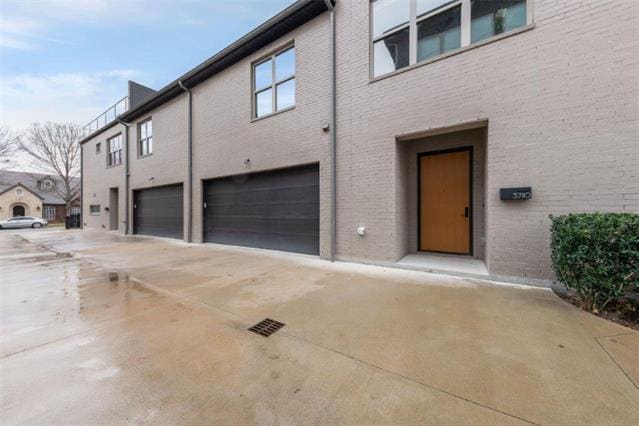 Building Photo - 3704 W Beverly Dr