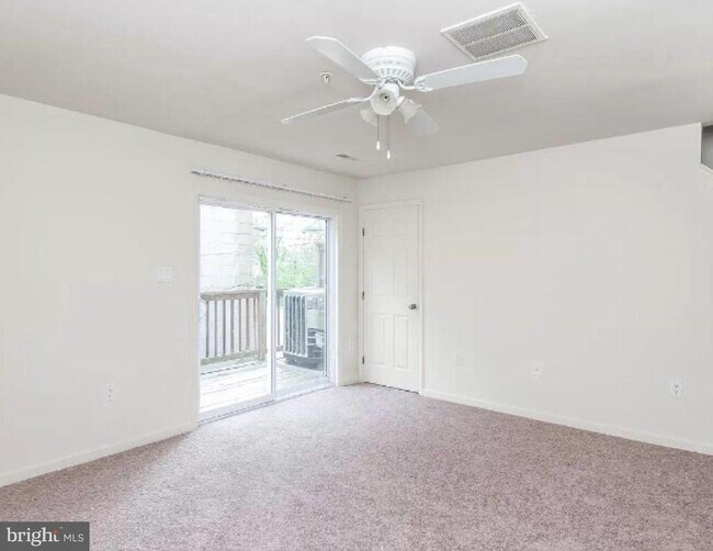 Foto del edificio - 5235 Crowson Ave