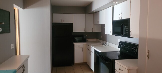 Foto del edificio - 2214 S Goebbert Rd