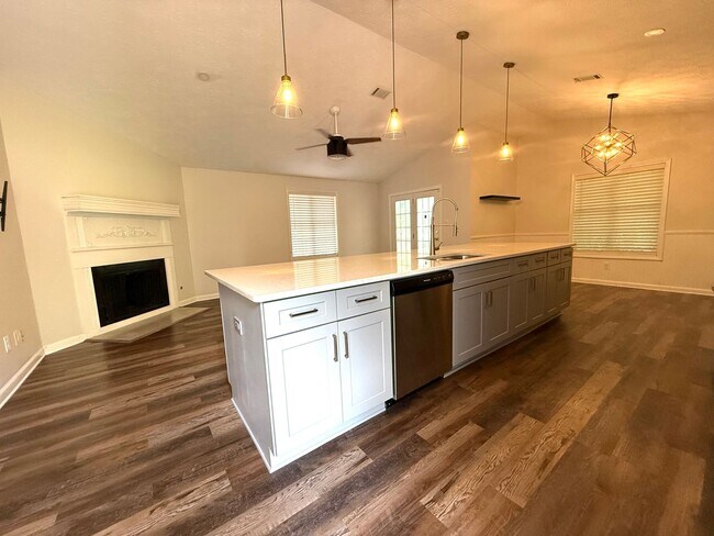 Foto del edificio - Renovated 3 bedroom 2 bath Ranch