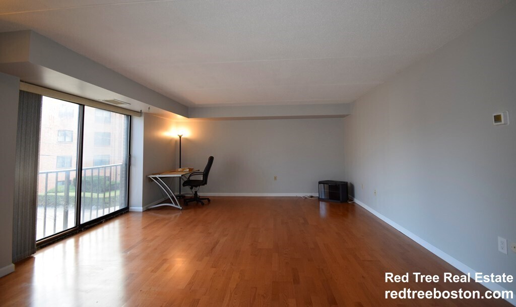 Foto principal - 1243 Beacon St